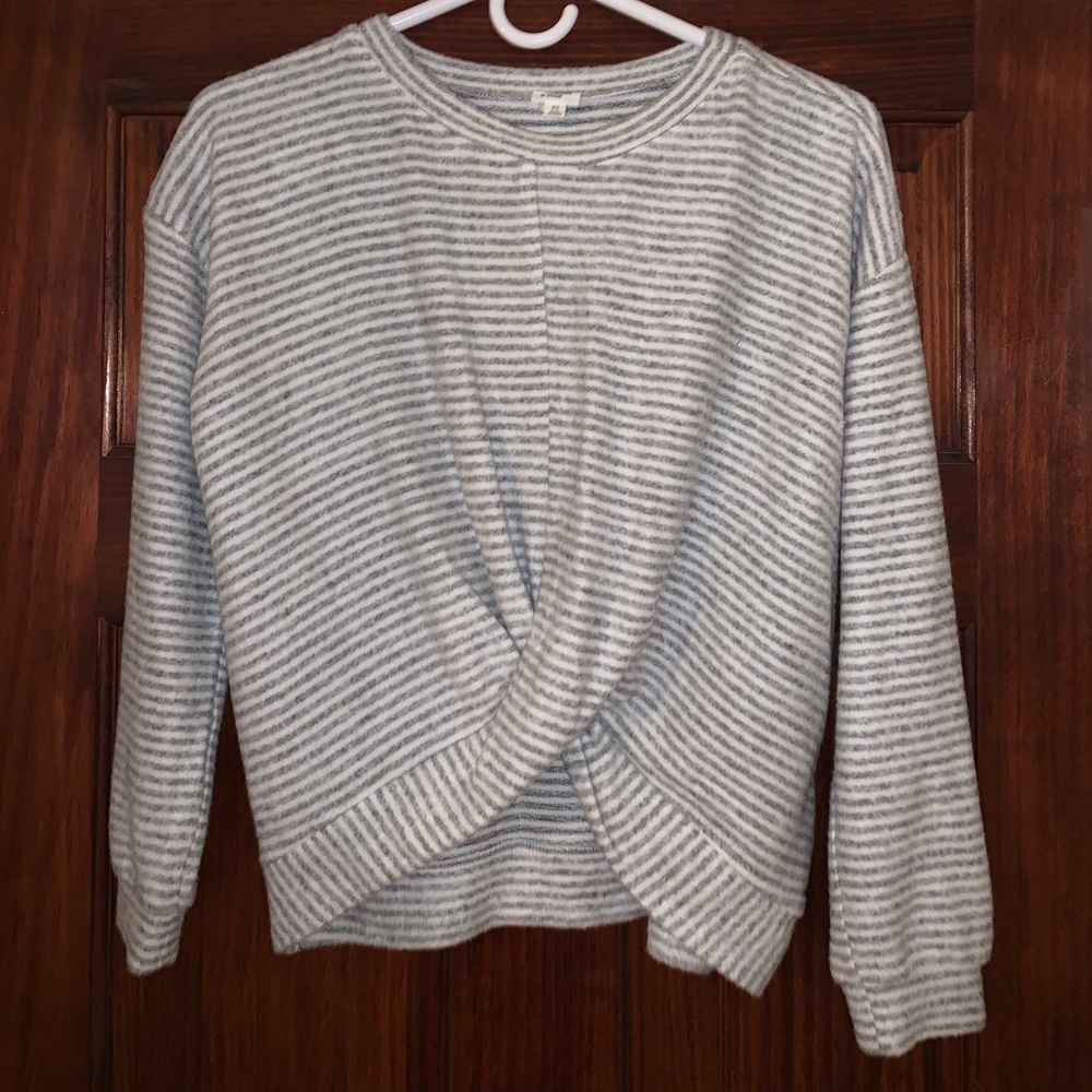 Summer & Rose Twisted Front Top